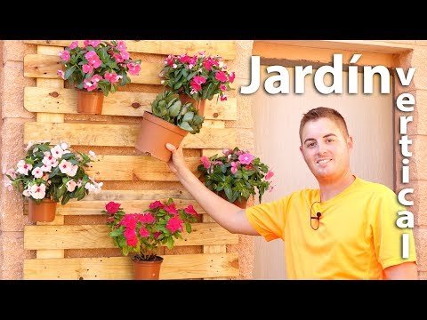 Proyecto de jardinería para principiantes: Construye un jardín vertical con paletas de madera y macetas