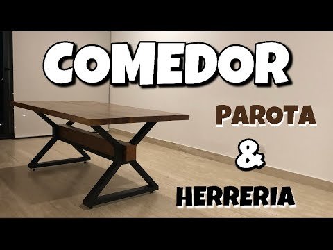 Construye una mesa de comedor con puertas recicladas y caballetes: Un comedor con estilo industrial