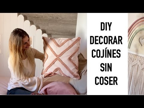 Recicla y decora tu terraza con estilo boho: Haz cojines con telas de cortinas en tonos tropicales y estampados étnicos