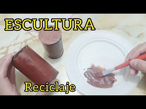 Crea una escultura abstracta con materiales reciclados: Construye una pieza artística con latas en colores brillantes